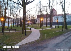 Ujęcie parku przy zachodzie słońca
